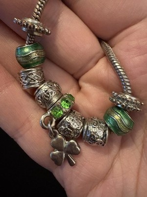 St Patrick's Day Green Silver Tone Irish Celtic Knot Clover Charm Bracelet 7 