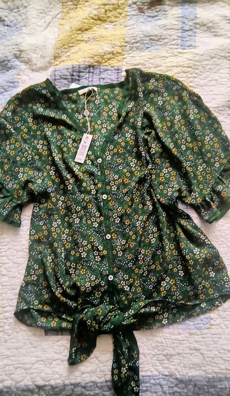 Max Studio green floral blouse Womens Blouse, Brand New, Green