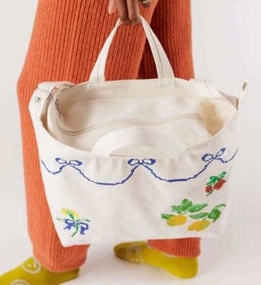 BAGGU Horizontal Zip Duck Bag Stitch Garden Embroidered