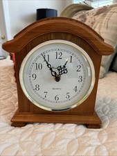 Daniel Dakota Mantle Clock Battery Operated, Works Perfectly.