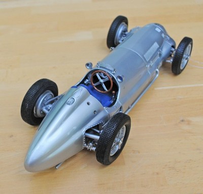 CMC Mercedes Benz W154 1938, 1/18 Scale Diecast M-025