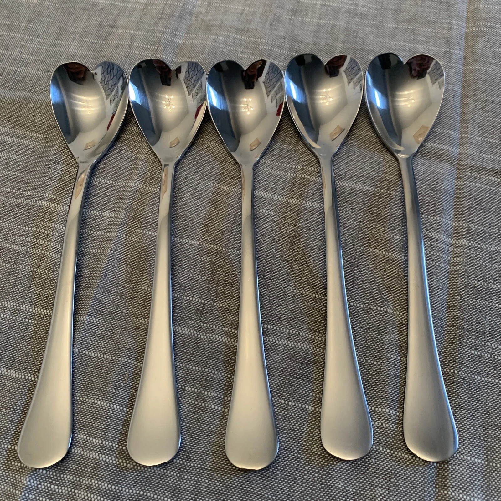 Towle IRRESISTIBLE Heart Shaped 5 Spoons Ice Cream