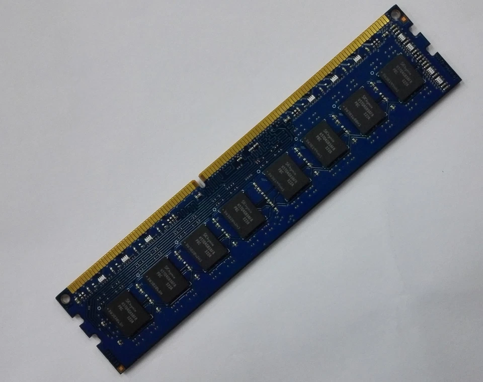 SK Hynix 8GB DDR3 1600 2Rx8 PC3-12800U HMT41GU6AFR8C-PB 240pin Desktop DIMM RAM - Image 3 of 4