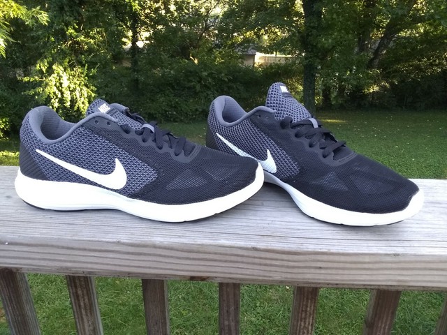 nike revolution size 3