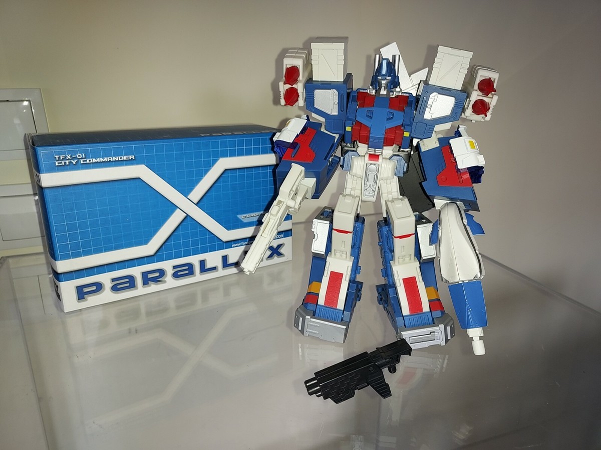 Transformers Classics Ultra Magnus Skywarp Target Exclusive & City
