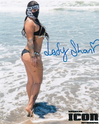 Lady Shani Signed 8x10 Photo Lucha Libre AAA Pro Wrestling Picture