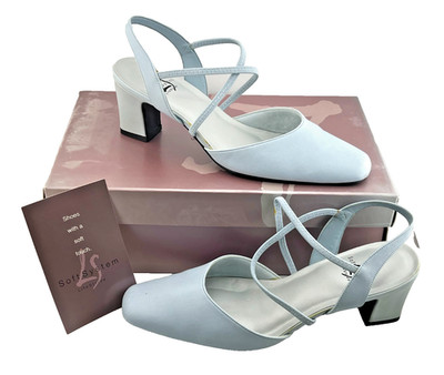 LIFE STRIDE Soft System Womens 7.5 M Block Heels Pale Blue Strappy Y2K Prom Shoe