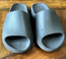 yeezy slides rozmiar 8 onyks