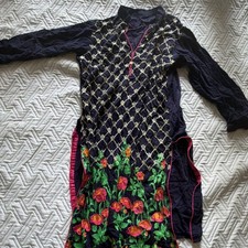 Black Embroidered Women's Kurta with Floral Detailing, Kurtas/Kurti Style