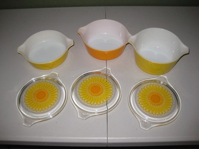 3 VINT. PYREX SUNFLOWER DAISY CASSEROLE BOWLS & LIDS EX. COND. 1QT-1-1/2 PT-1PT