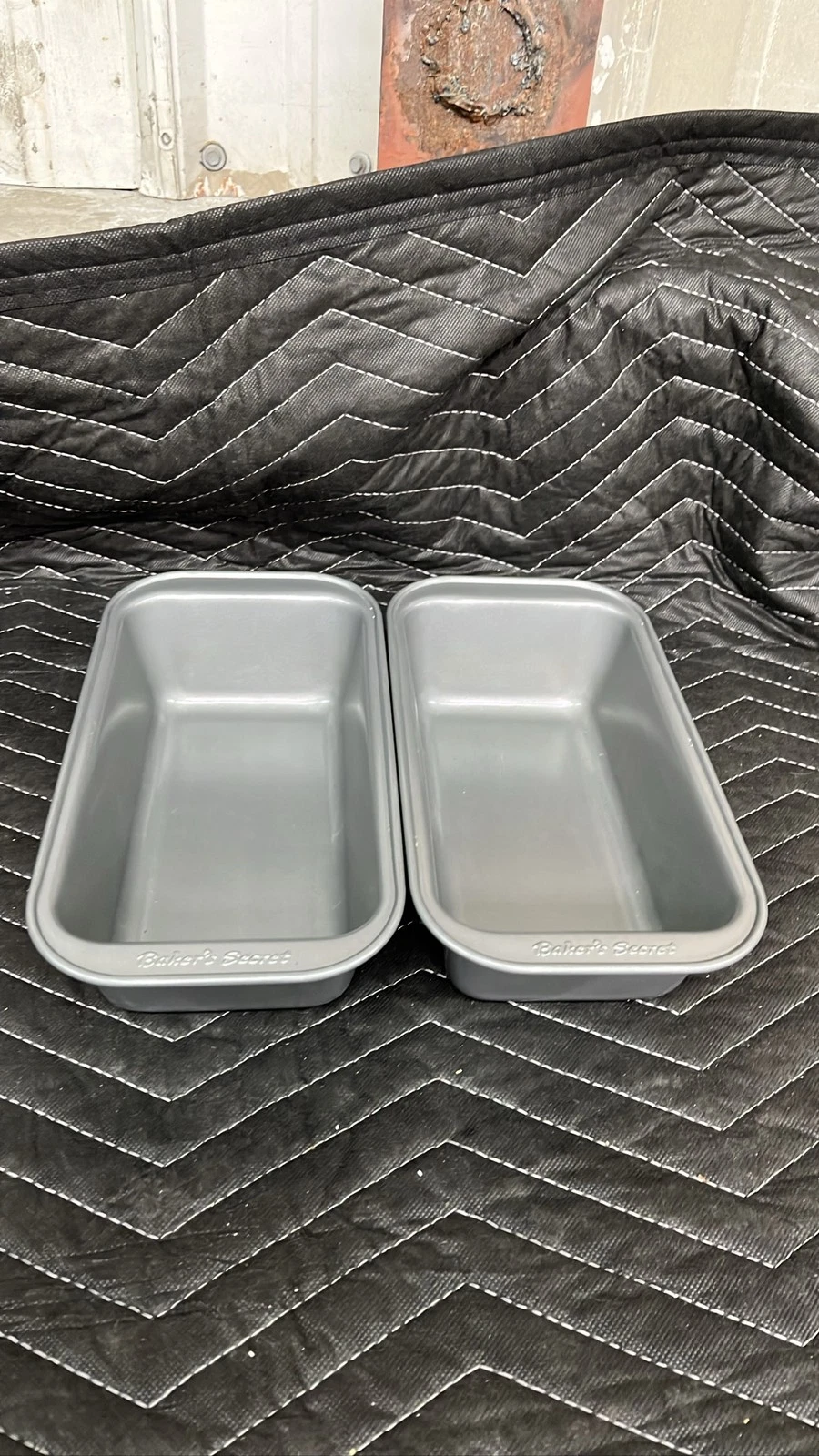 BAKER'S SECRET Loaf Pans (2) Large Non-Stick Bread Baking 9"x5
