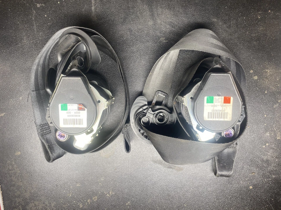 Volkswagen Golf GTI 2006-2009 retractor de cinturón de seguridad del lado del conductor 2 puertas Foto 2 de 2