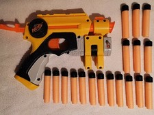 NERF N-Strike Elite Firestrike mit rotem Laser Spielzeugpistole mit 18 Darts