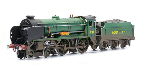 Dapol C086 OO Gauge SR Schools 4-4-0 'Shrewsbury' Plastic Kit