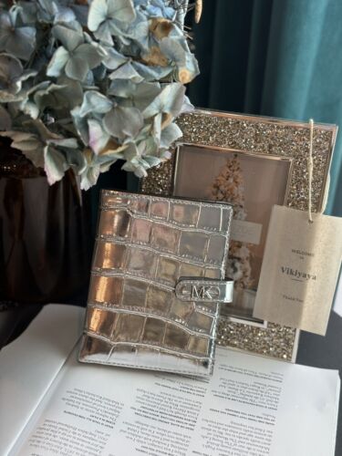 NWT MICHAEL KORS Empire Shiny Embossed Leather MD Tab Passport Wallet Pale NWT