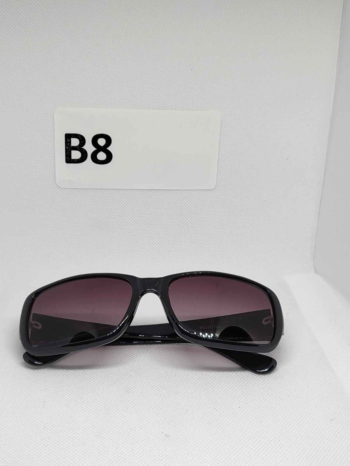 RV1211704 Black Aviator Sunglasses for Men & Women