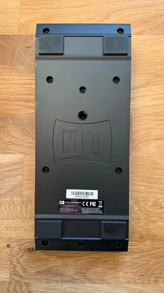 Native Instruments Traktor Kontrol X1 Mk1 DJ Controller *TOP ZUSTAND* - Bild 3 von 4