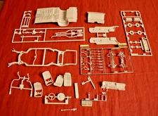 AMT 1970 Chevy Monte Carlo Low Rider Chassis and Interior Parts 1/25