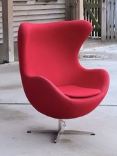 Arne Jacobsen Egg Chair Model 3316 - Fritz Hansen Style Swivel Lounge Chair.