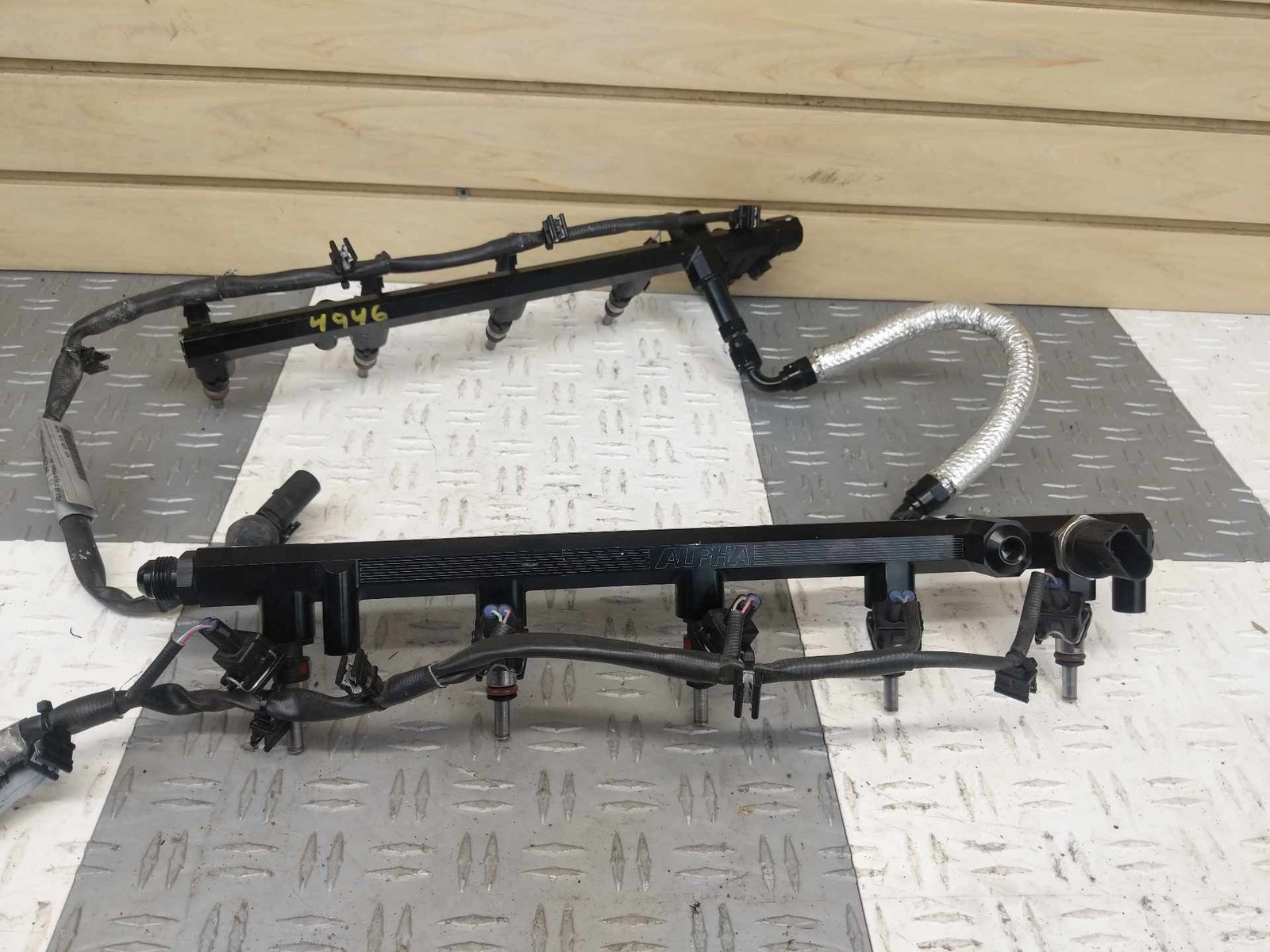 2018 Audi R8 Plus OEM ALPHA Fuel Rails w/ BOSCH Injectors Set