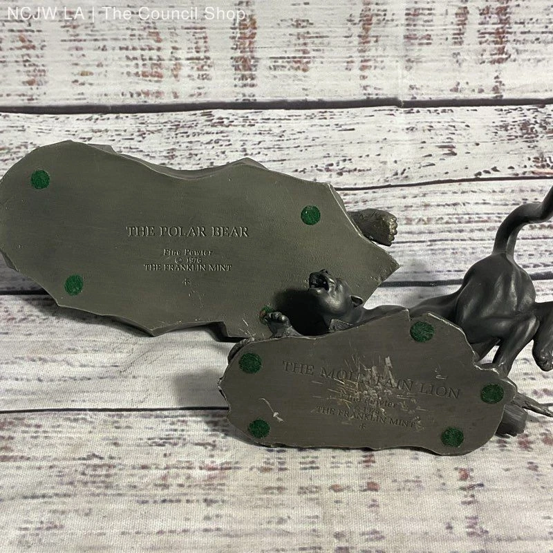 Juego de 2 estatuillas de animales de peltre de colección The Franklin Mint oso polar, león de montaña Foto 3 de 4