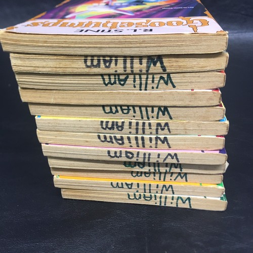 12 Vintage Goosebumps Books R.L. Stine- Apple Fiction-Read Description - Imagen 2 de 23