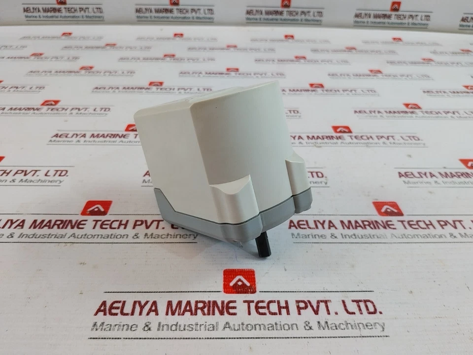 Siemens SQN71.664B20 Damper Actuator Servo Motor 230V 50-60Hz 6VA - image 4 of 4