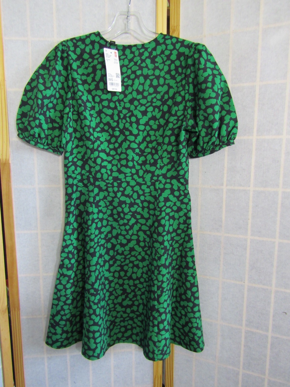 NWT Uniqlo Printed V-Neck Short Sleeve Mini Green/Black Dress Women's Size XXS thumbnail 3