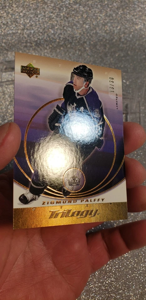 Zigmund Palffy 13/30 Limited Trilogy Star #43 2003 🔥 Foto 2 de 4