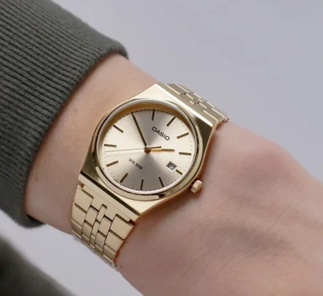 カシオ　MTP-B145G-9AV Amazon.com: Casio MTP-B145G-9AV Men's Vintage Gold Tone