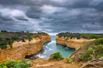 Wandbild: Loch Ard Gorge im Port Campbell National Park entlang der Great [...]