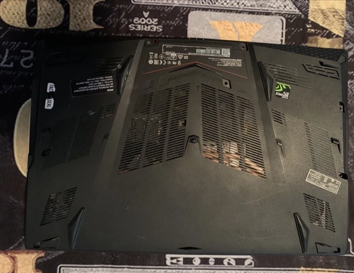 Portátil para juegos MSI GL63 15,6", Intel Core i5-8300H, NVIDIA GeForce GTX 1050 4 GB Foto 2 de 4