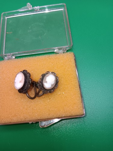 Orecchini antichi vintage con cammeo a conchiglia intagliati a mano - Foto 3 di 10