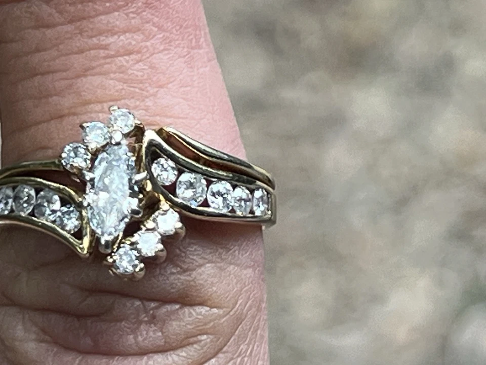 14karat Yellow Gold Diamond Wedding Band. Appraisal Card Included - Image 3 of 4