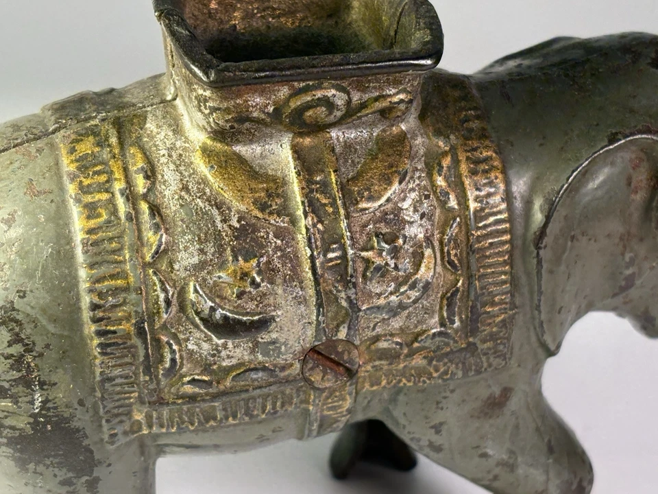 CIRICA 1900 ORIGINAL FERRO FUNDIDO CIRCO ELEFANTE BANCO DE MOEDAS VINTAGE DETALHES EM OURO  - Imagem 4 de 4