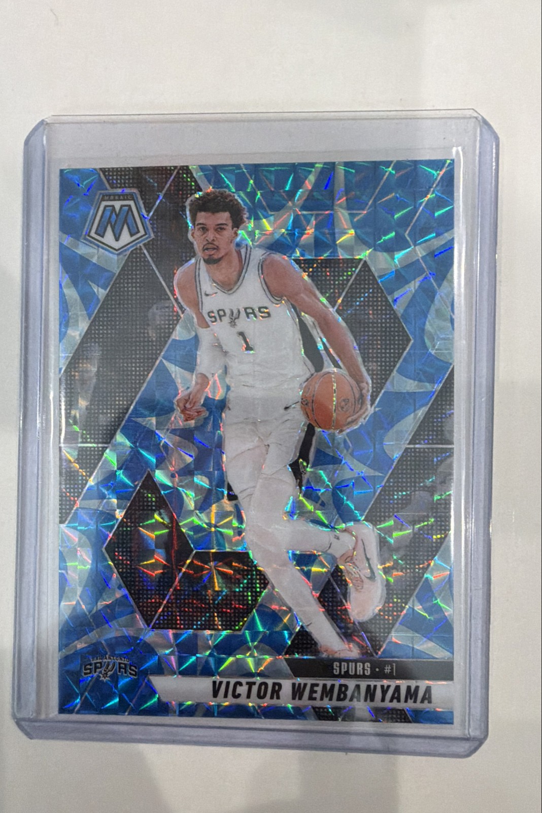 2024-25 Panini Mosaic - Victor Wembanyama #31 Reactive Blue Mosaic Prizm