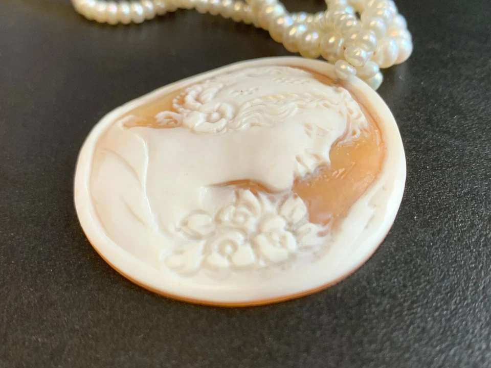 Collar camafeo de perlas Amedeo NYC 20,5" joyería de moda tallado a mano gancho de botón Foto 4 de 4