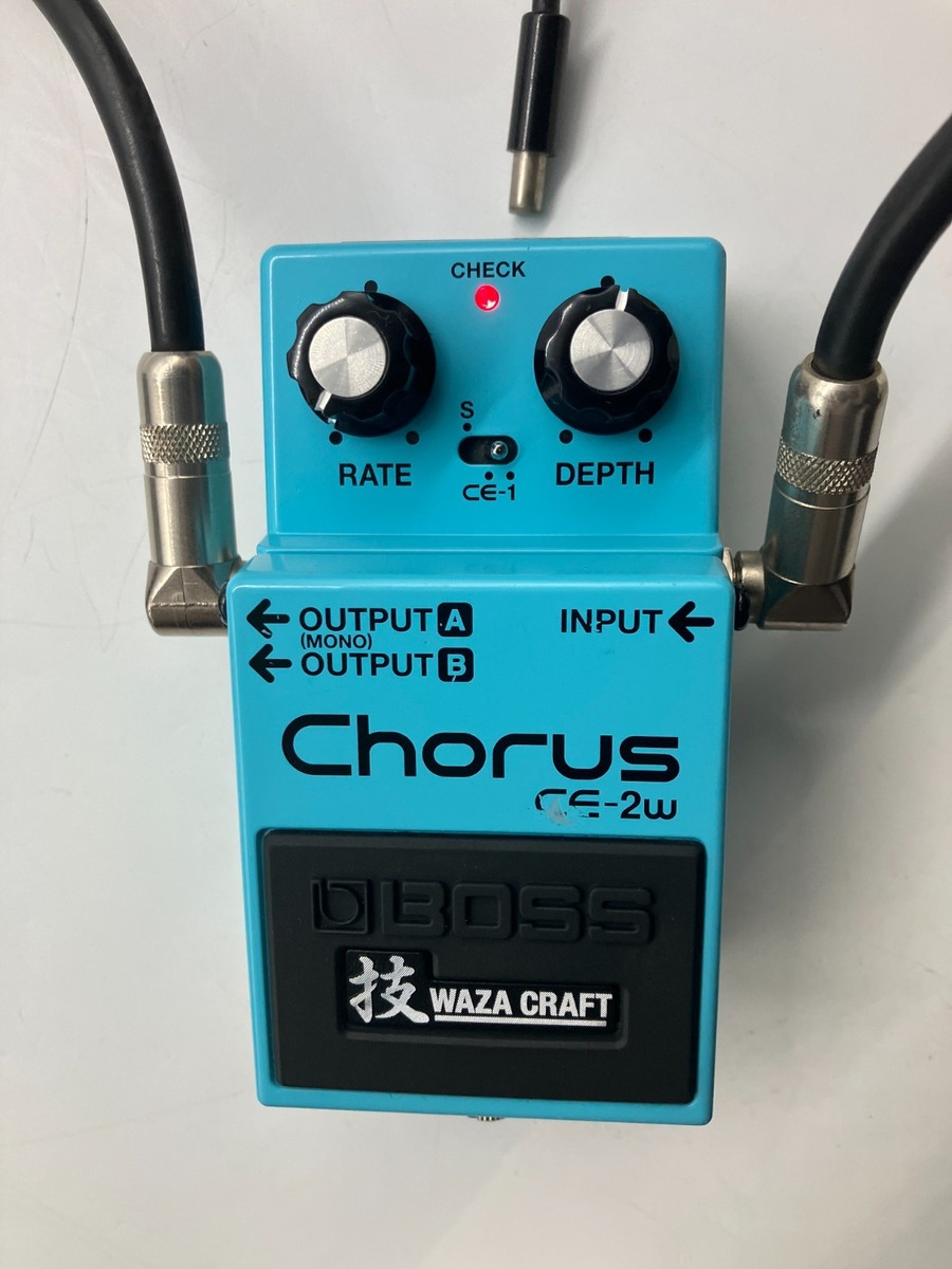 美品 BOSS CE-2W Legendary Tones - Boss CE-2w Review: A Legend Reborn