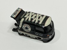 Zapatos Hot Wheels Custom Design Kool Kombi Converse All Star negros 1/64 diecast
