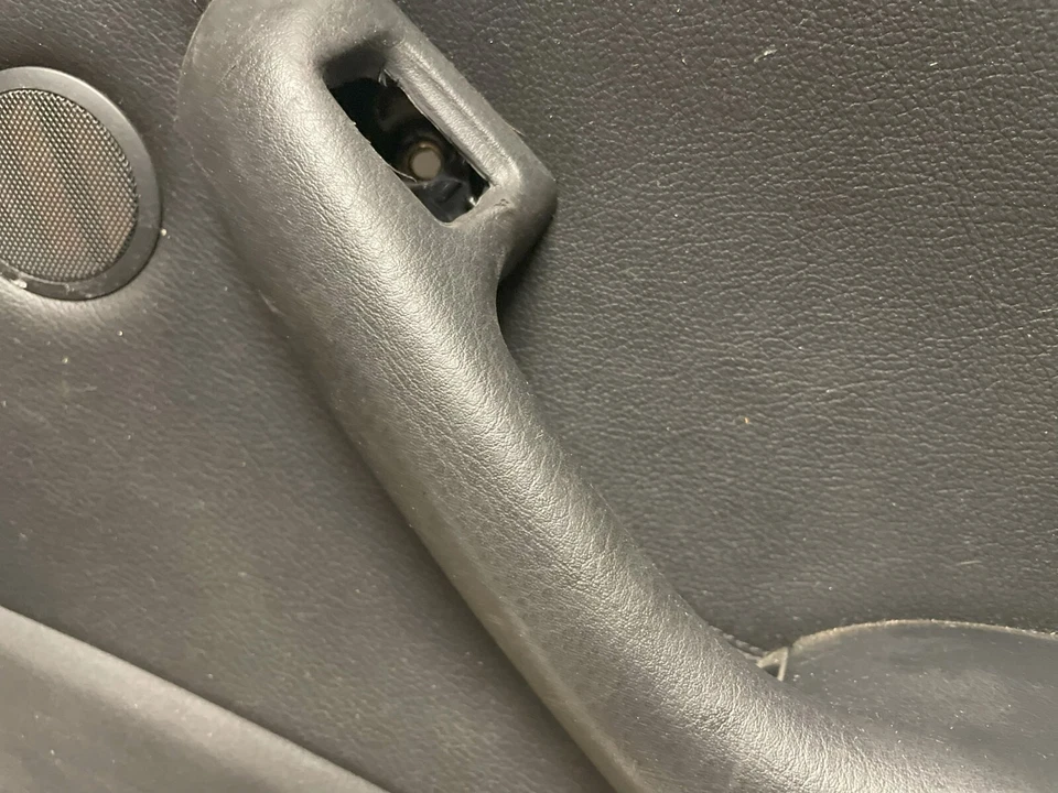 PANEL PUERTA INTERIOR TRASERO DERECHO NEGRO SEDÁN BMW E46 323I 325I 328I 330I 99-05 Foto 2 de 4