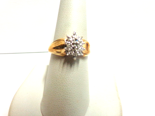 10kt yellow gold diamond ring sz 8 wgt 3.1 tcw .10 cluster design - Picture 2 of 11