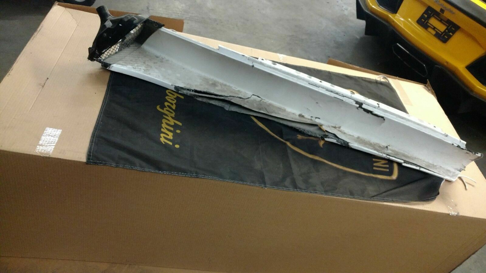 LAMBORGHINI MURCIELAGO LP640 LP670 PASSENGER RIGHT SIDE ROCKER PANEL 410853990A