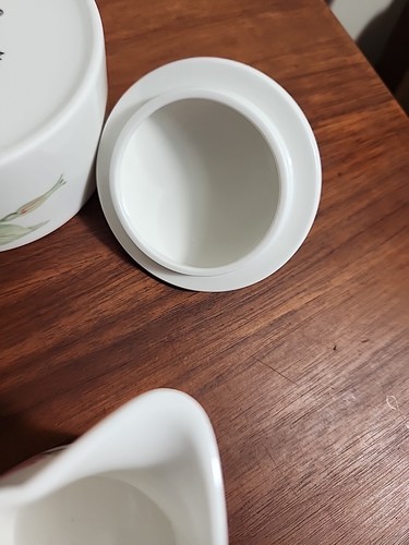 Villeroy & Boch Florea Creamer and Sugar - Picture 7 of 9