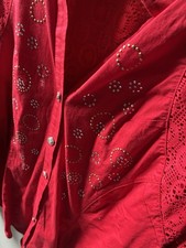 Shirt mit Spitze und Strass
