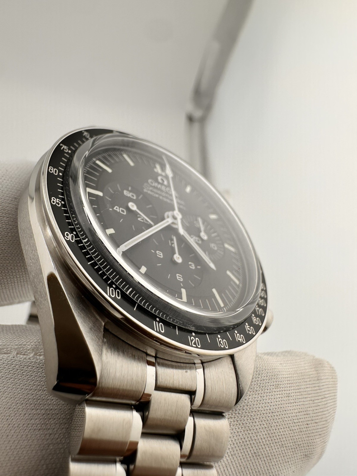 Omega Speedmaster Professional Moonwatch 310.30.42.50.01.002 Sapphire box&paper image 2
