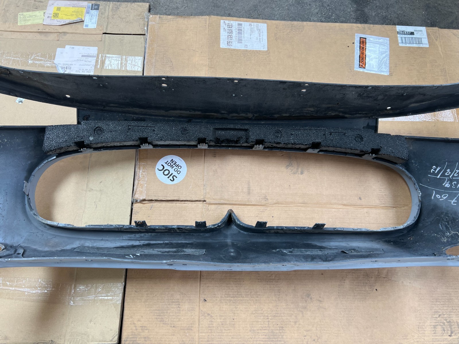 2008-2011 MASERATI GRANTURISMO M145 FRONT BUMPER COVER 80055800 OEM