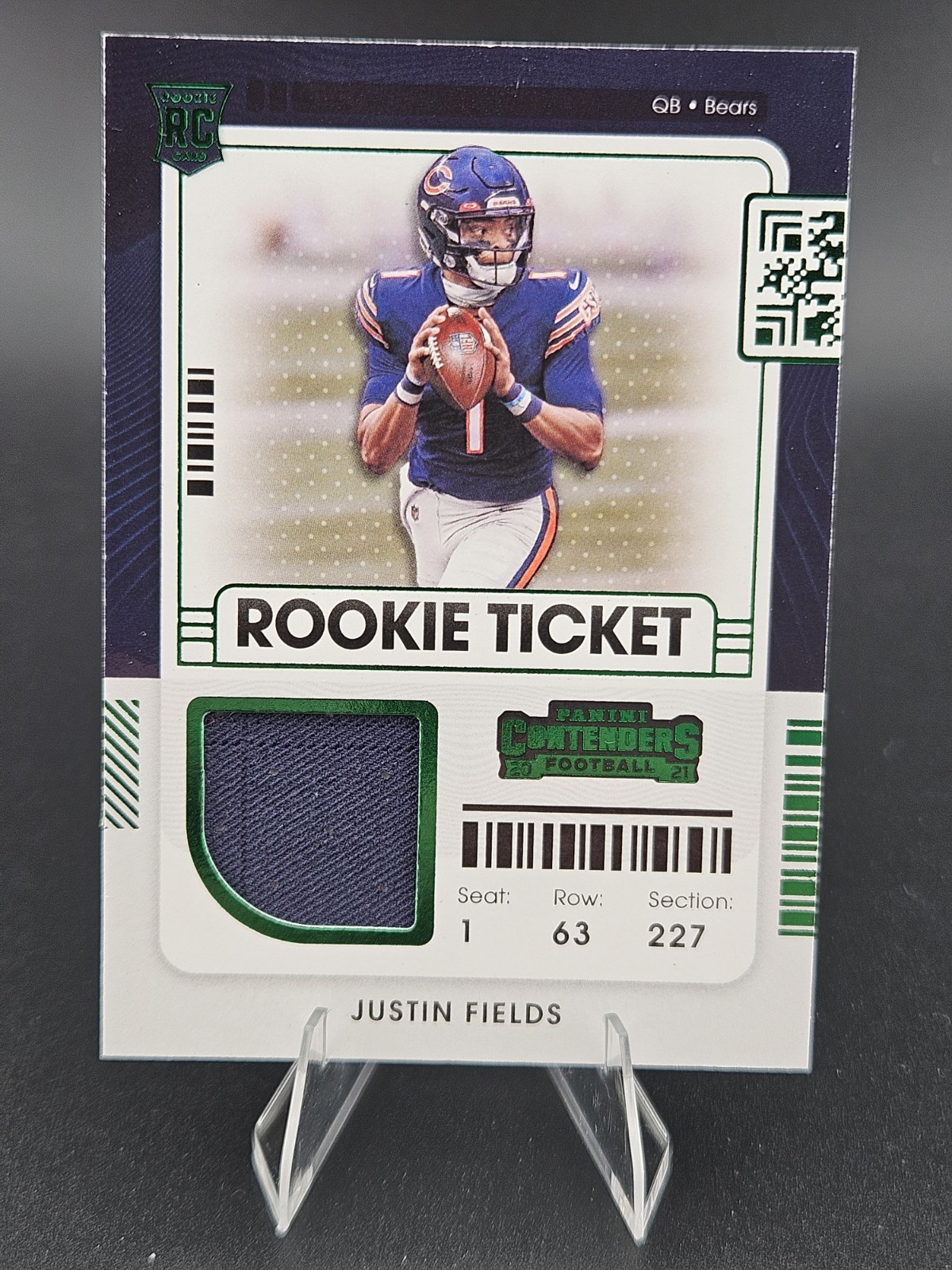 2021 Panini Contenders - Rookie Ticket Swatches Justin Fields #RTS-JFI (MEM, RC)