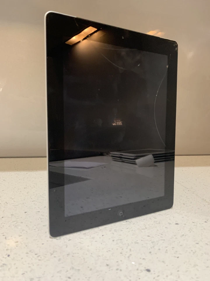 Apple iPad 2 32GB WiFi + Cellular A1396, 9.7in - Black, #112 /DO - Image 2 of 4