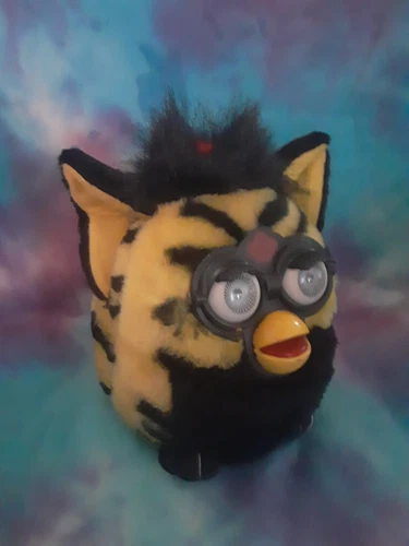 1999 Vintage Furby Nanco 6” Plush Bumble Bee Yellow Black Eyes 90s 00s Era
