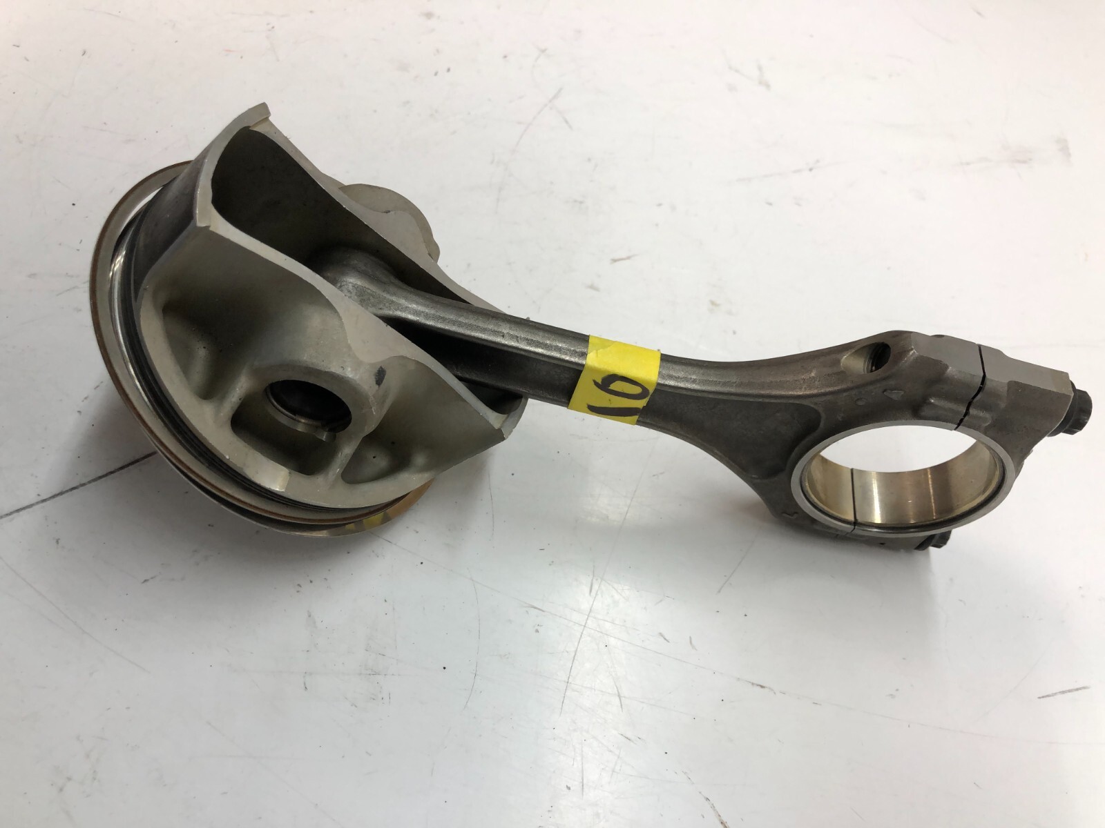 LAMBORGHINI AVENTADOR PISTON HEAD COMPLETE WITH CONNECTING ROD 07M107075J 
